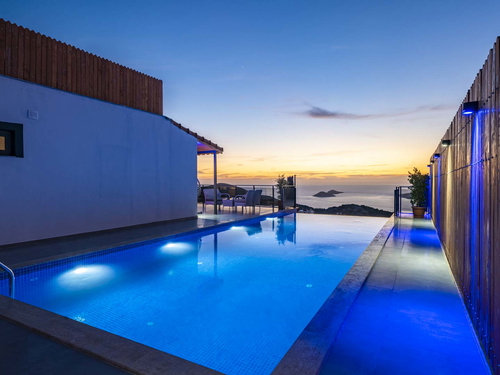  gece  -  Kasım
  | Kalkan Kördere Balayı Villası (Jakuzili, Deniz Manzaralı, Lüks)